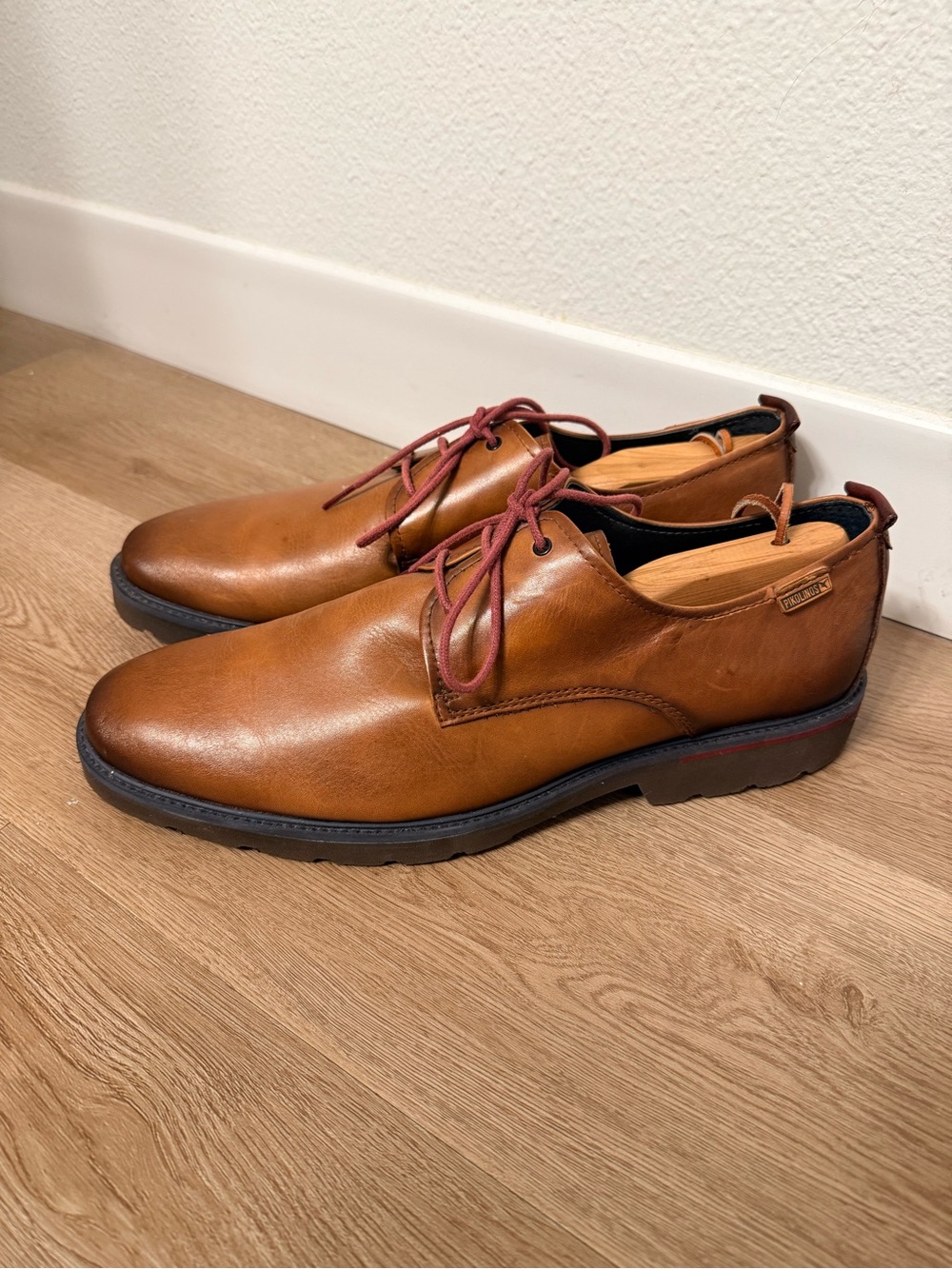 PIKOLINOS Tan Leather Derby Shoes with Red Laces